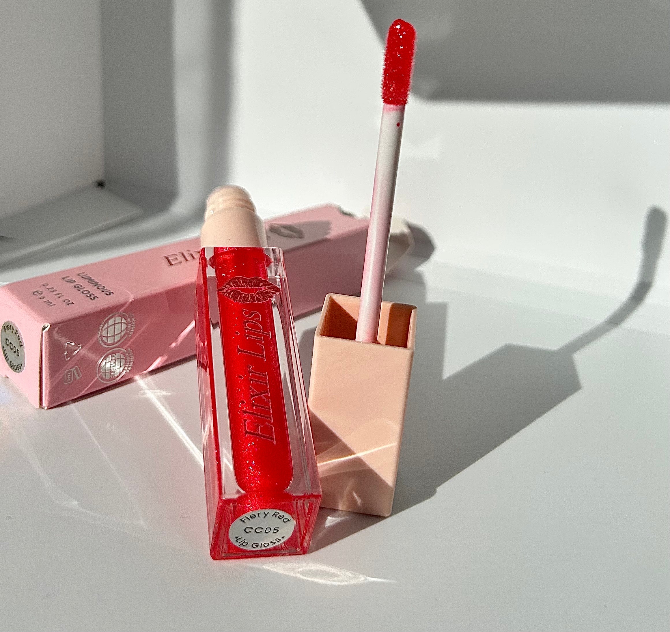 Gloss à lèvres pailleté Fiery Red – Rouge éclatant et lumineux